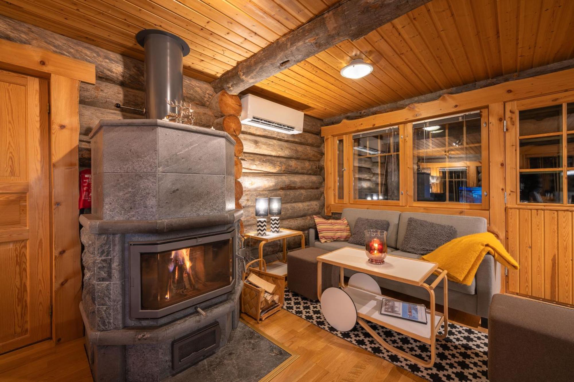 Kuukkeli Log Houses Villa Aurora "Pupula" 萨利色尔卡 外观 照片